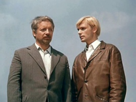 Стоянка поезда — две минуты