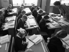 Назад в СССР. Учат в школе