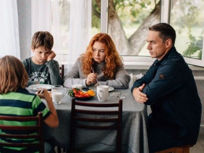 Требуется мама в семью с тремя детьми