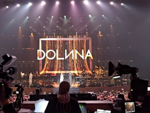 Вне времени. Вне пространства. 50 лет на сцене. Юбилейный концерт Ларисы Долиной