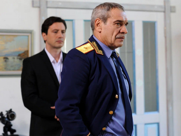 Тёмная лошадка