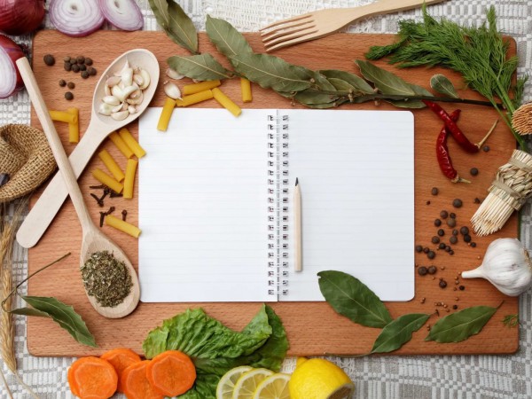 Жека готовит