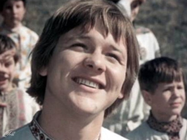 На златом крыльце сидели...