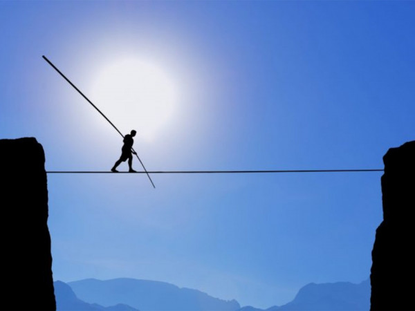 Мы — канатоходцы