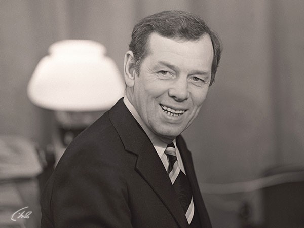 Георгий Жжёнов. Агент надежды