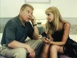 Агент в мини юбке