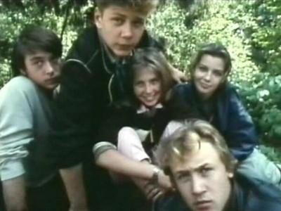 Воскресенье, половина седьмого