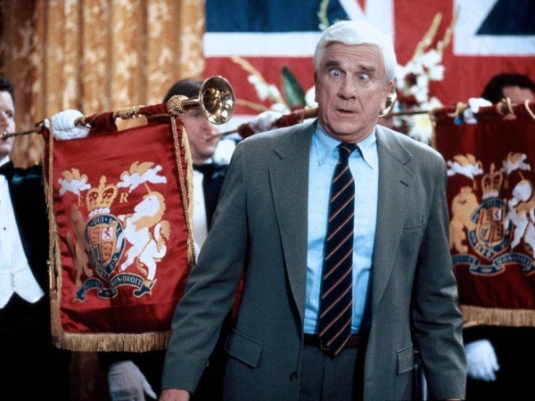 Голый пистолет (2)