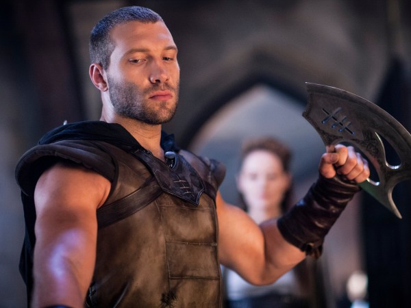 Я, Франкенштейн (6)