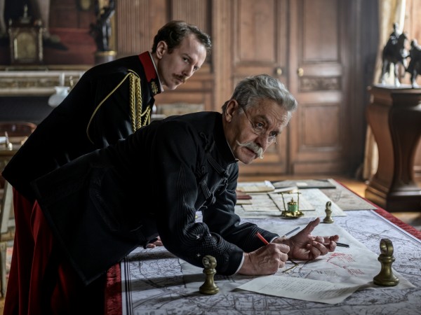 Офицер и шпион (2)