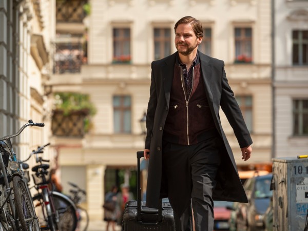 По соседству (6)