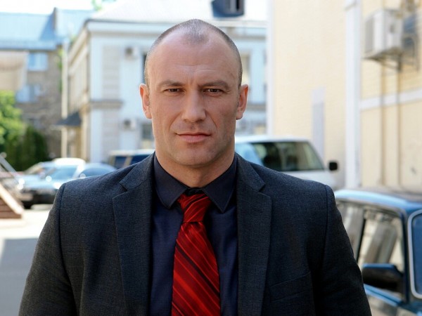 Два плюс два (2)