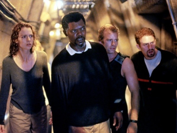 Глубокое синее море (3)