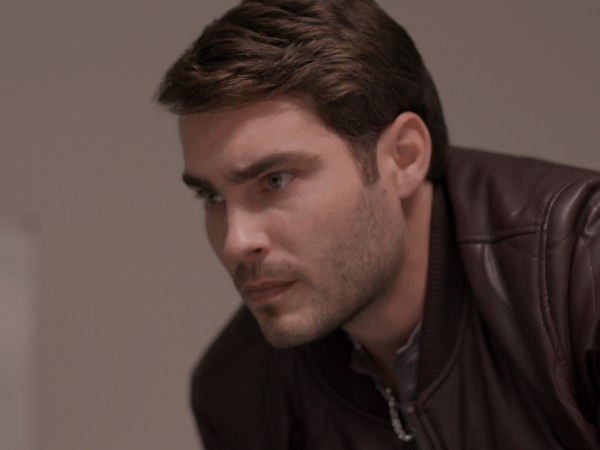 Блондинка под прицелом (5)