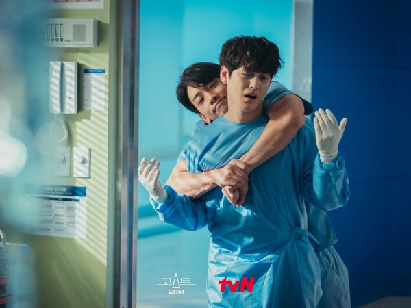 Призрачный доктор (4)