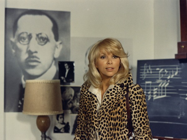 Высокий блондин в черном ботинке (4)