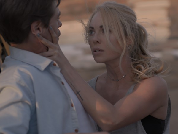 Блондинка под прицелом (3)