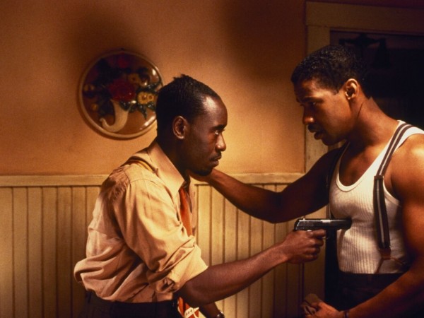 Дьявол в голубом платье (4)