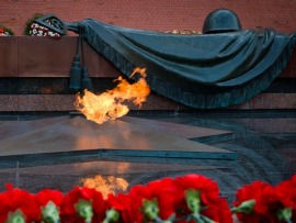 Светлой памяти павших в борьбе против фашизма. Минута молчания